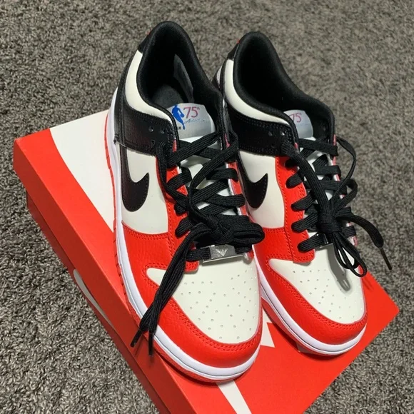Exclusive Nike dunk low 75th anniversary Chicago bulls - Picture 2 of 4